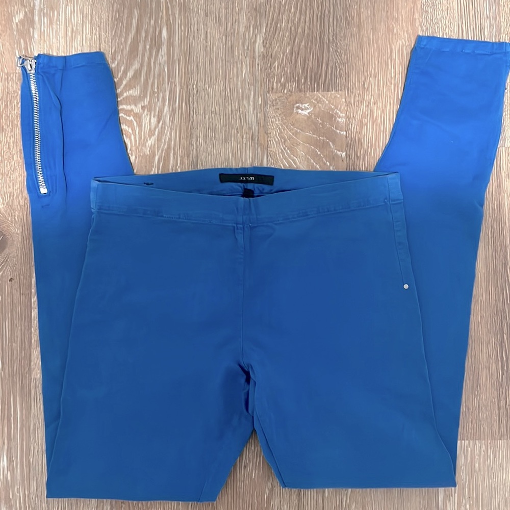 JOE’S Jeaggins with Silver zippers on ankles